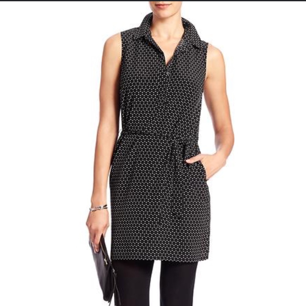 Banana Republic Women's Black and White Sleeveless Shirt Dress - size 2